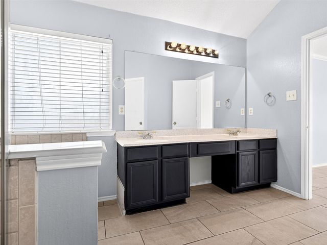 1022 Pondview Drive, Cedar Hill, TX 75104
