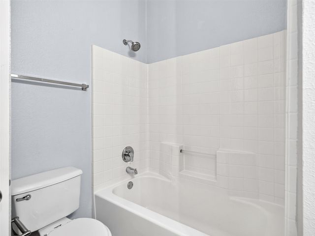 1022 Pondview Drive, Cedar Hill, TX 75104
