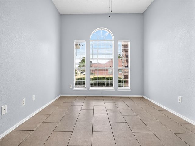 1022 Pondview Drive, Cedar Hill, TX 75104