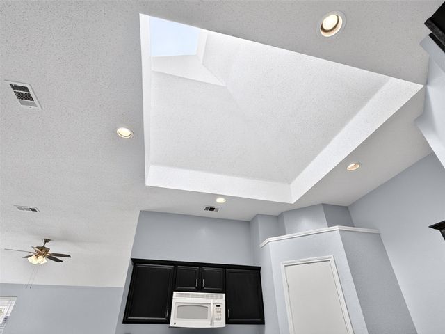 1022 Pondview Drive, Cedar Hill, TX 75104