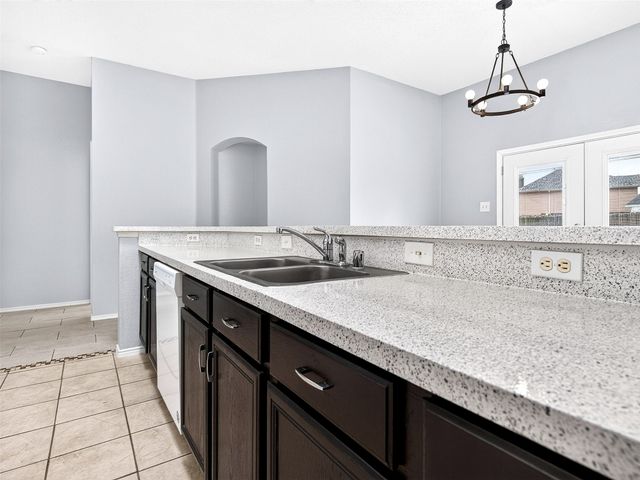1022 Pondview Drive, Cedar Hill, TX 75104