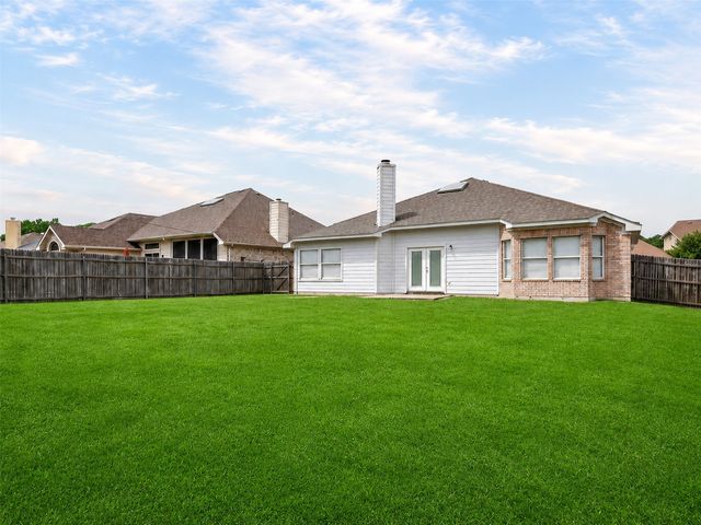 1022 Pondview Drive, Cedar Hill, TX 75104