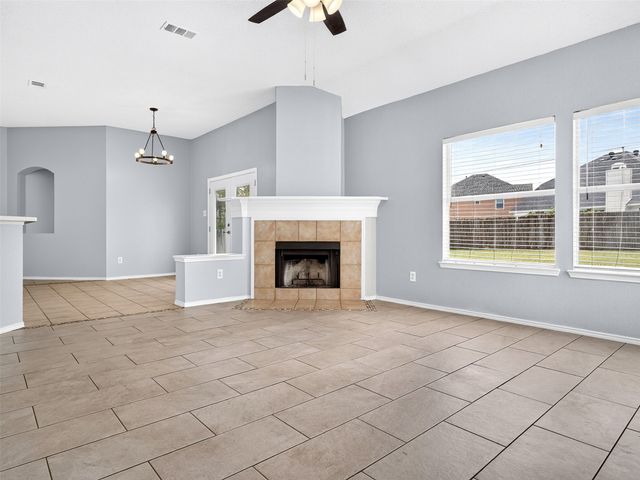 1022 Pondview Drive, Cedar Hill, TX 75104