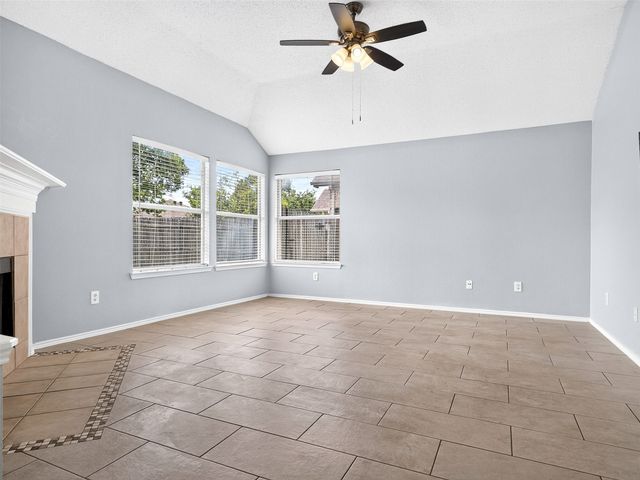 1022 Pondview Drive, Cedar Hill, TX 75104