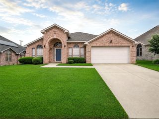 1022 Pondview Drive, Cedar Hill, TX 75104