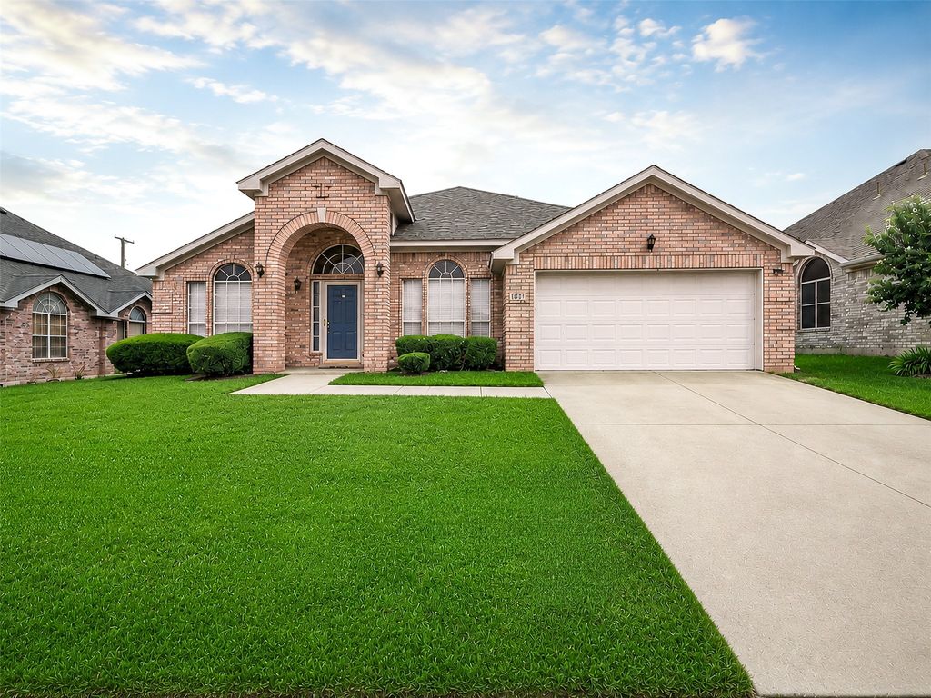 1022 Pondview Drive, Cedar Hill, TX 75104