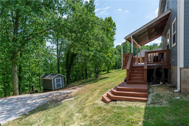 8557 Manor Drive, Bentonville, AR 72712