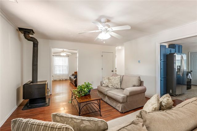 8557 Manor Drive, Bentonville, AR 72712