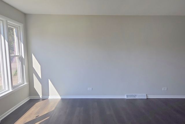 2252 E 92nd Place, Chicago, IL 60617