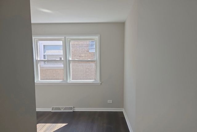 2252 E 92nd Place, Chicago, IL 60617