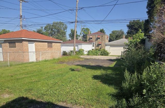 2252 E 92nd Place, Chicago, IL 60617