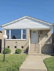 2252 E 92nd Place, Chicago, IL 60617