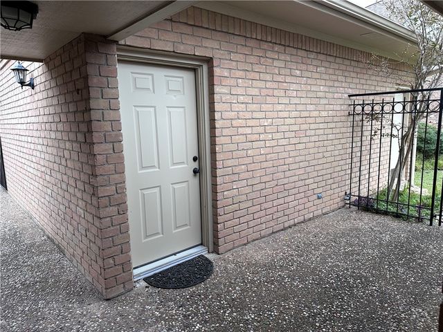 3012 Gleneagles Court, Bryan, TX 77802