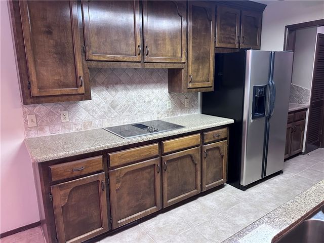 3012 Gleneagles Court, Bryan, TX 77802