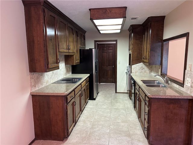 3012 Gleneagles Court, Bryan, TX 77802