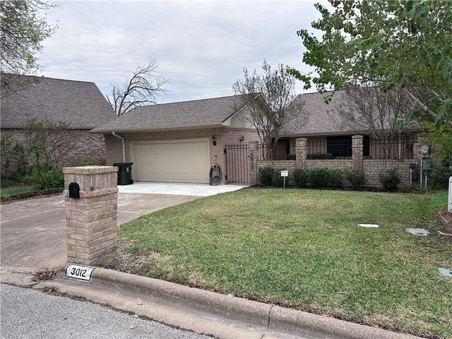 3012 Gleneagles Court, Bryan, TX 77802