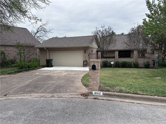 3012 Gleneagles Court, Bryan, TX 77802
