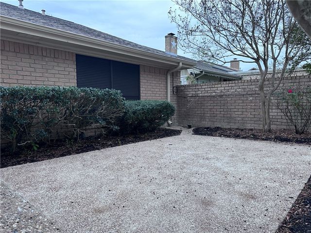 3012 Gleneagles Court, Bryan, TX 77802