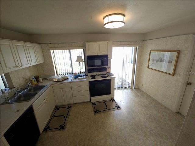 6413 MEADOWLARK LN, Bradenton, FL 34210