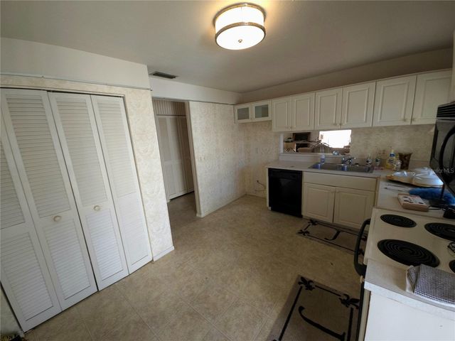 6413 MEADOWLARK LN, Bradenton, FL 34210