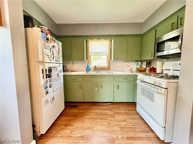 802 28th Street, Vienna, WV 26105