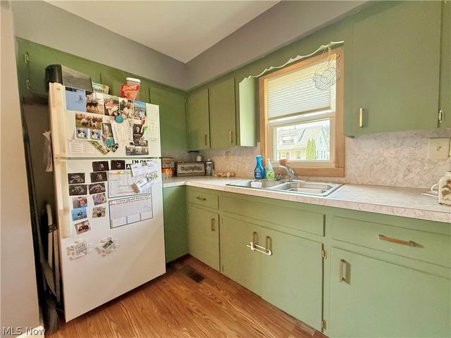 802 28th Street, Vienna, WV 26105
