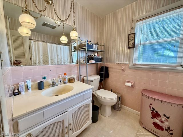 802 28th Street, Vienna, WV 26105