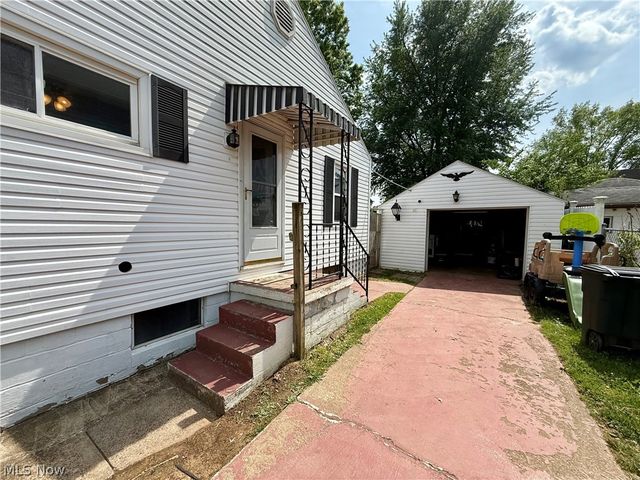 802 28th Street, Vienna, WV 26105