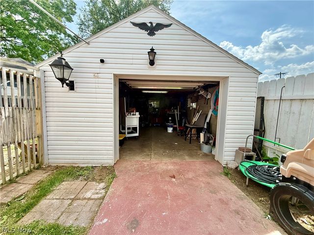 802 28th Street, Vienna, WV 26105
