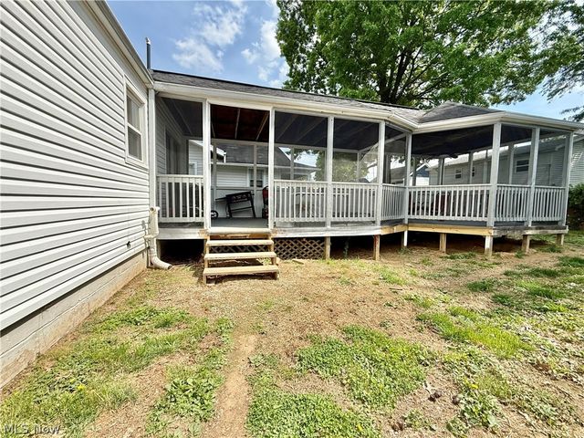 802 28th Street, Vienna, WV 26105