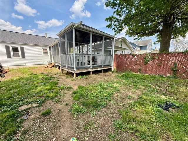 802 28th Street, Vienna, WV 26105