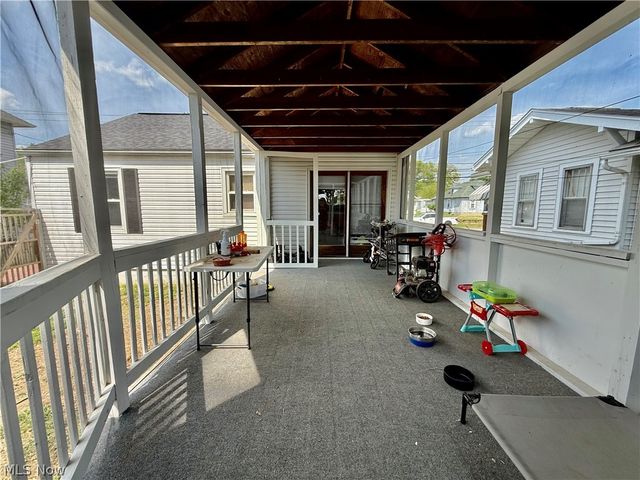 802 28th Street, Vienna, WV 26105