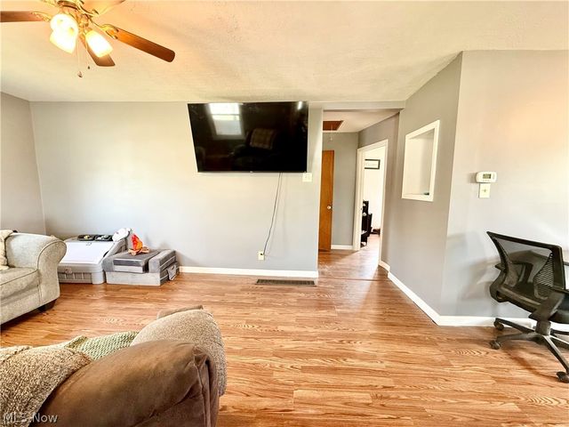 802 28th Street, Vienna, WV 26105