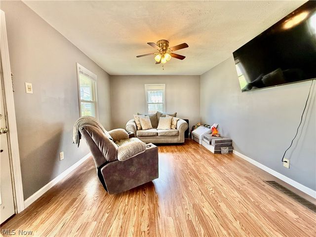 802 28th Street, Vienna, WV 26105