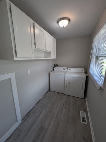 754 W 67th Avenue, Merrillville, IN 46410