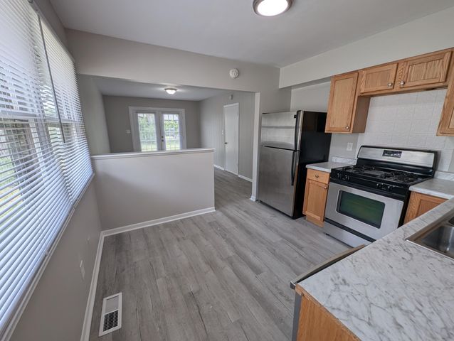 754 W 67th Avenue, Merrillville, IN 46410
