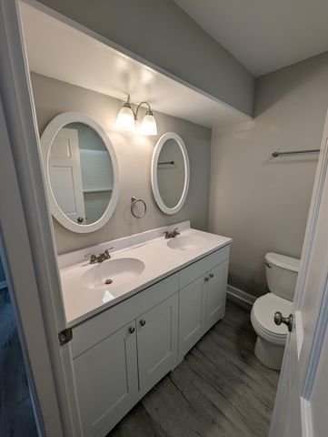 754 W 67th Avenue, Merrillville, IN 46410