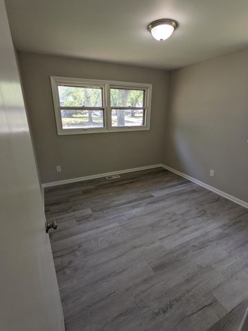 754 W 67th Avenue, Merrillville, IN 46410