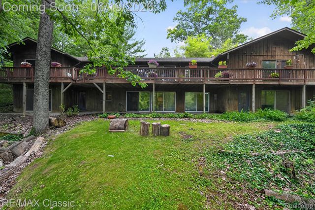 12189 Gage Road, Holly Township, MI 48442