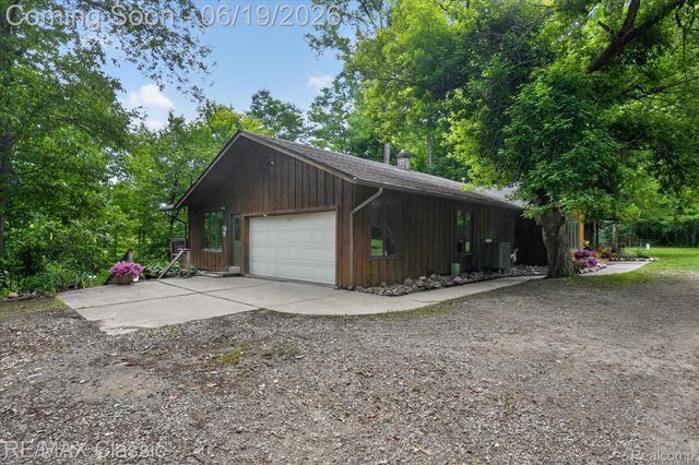 12189 Gage Road, Holly Township, MI 48442