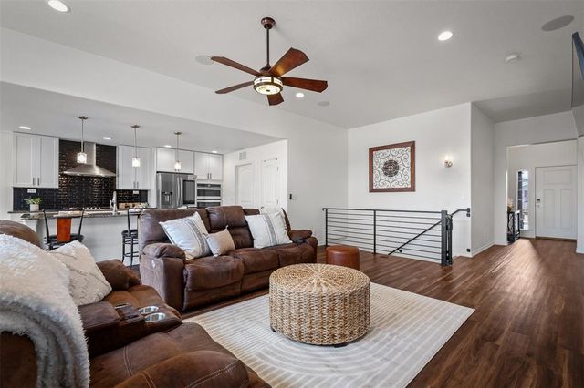 6678 Cumbre Vista Way, Colorado Springs, CO 80924