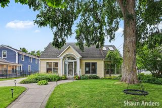 2627 Hall Street Se, East Grand Rapids, MI 49506