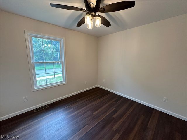 43 Narcissa Avenue, Struthers, OH 44471