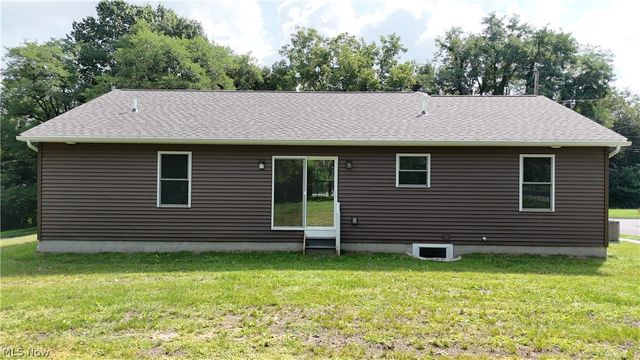 43 Narcissa Avenue, Struthers, OH 44471