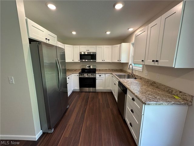 43 Narcissa Avenue, Struthers, OH 44471