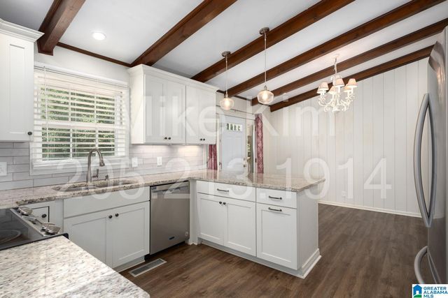 2836 VESTAVIA FOREST PLACE, Vestavia Hills, AL 35216