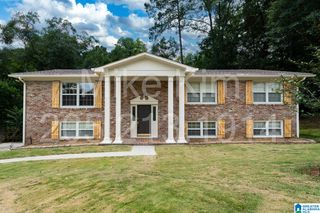 2836 VESTAVIA FOREST PLACE, Vestavia Hills, AL 35216