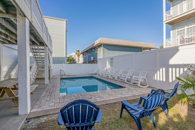 204 N 27th Avenue, North Myrtle Beach, SC 29582