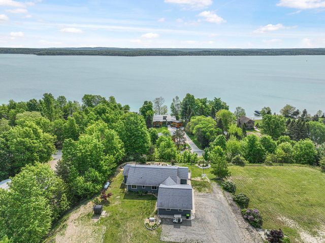 11660 Indian Road, Kewadin, MI 49648