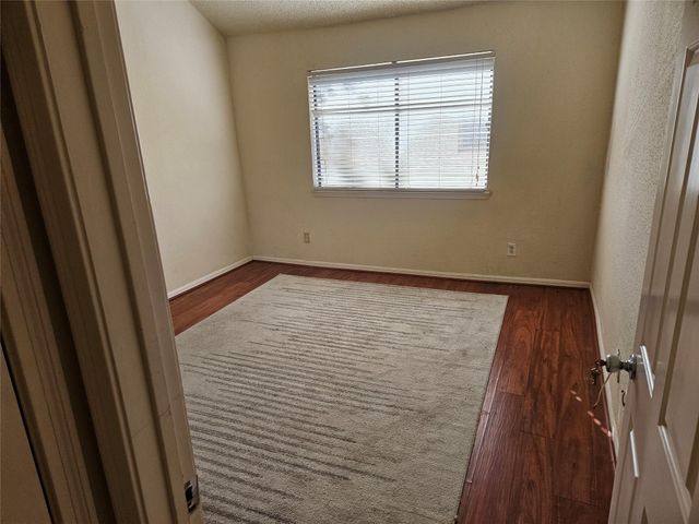 2425 Holly Hall St Street 83, Houston, TX 77054